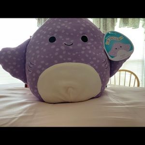 Aziza 8” squishmallow